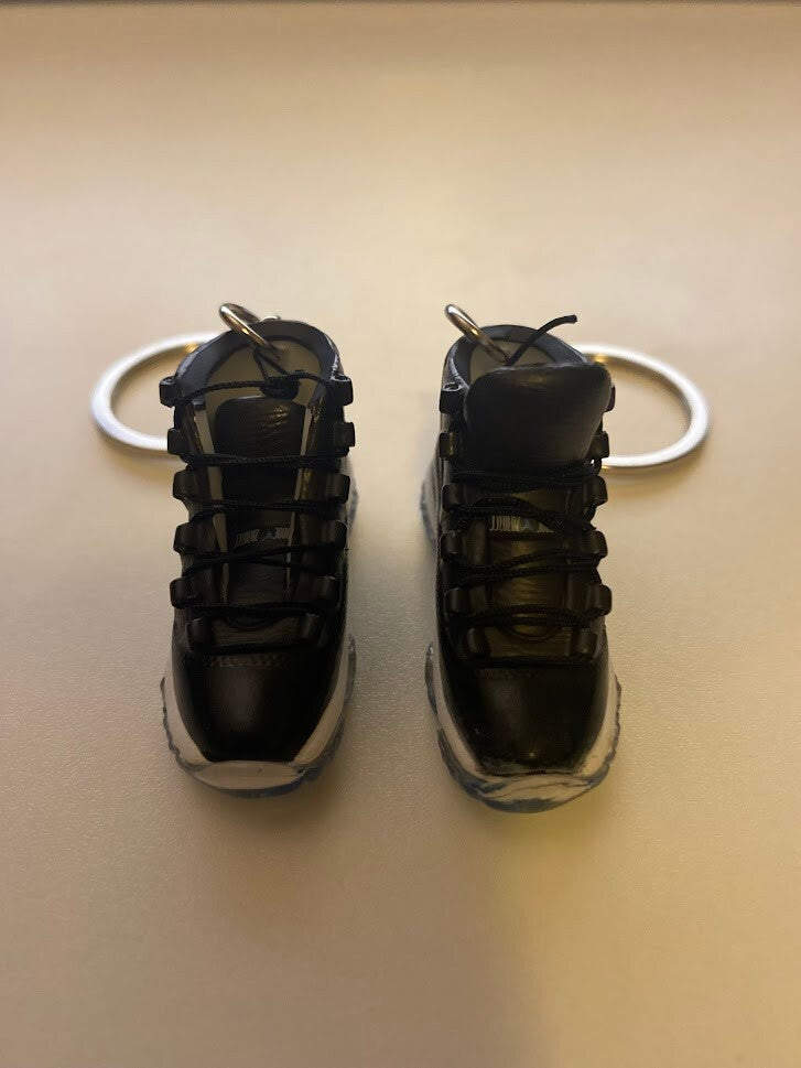 AIR JORDAN 11 RETRO-(SPACE JAM)-1/6 SCALE 3D SNEAKERS KEYCHAIN SET WITH BOX