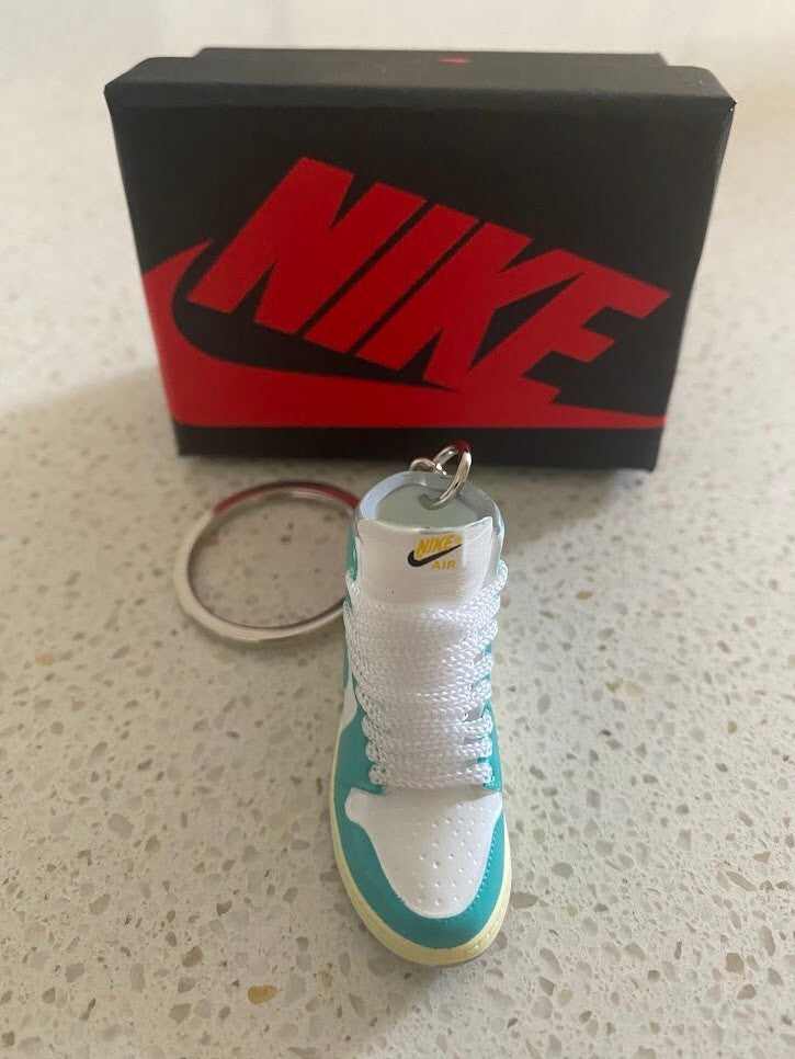 AIR JORDAN 1 RETRO HIGH-(TURBO GREEN)-3D SNEAKER KEYCHAIN WITH BOX