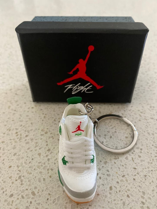 NIKE AIR JORDAN 4 RETRO SB-(PINE GREEN)-3D SNEAKER KEYCHAIN WITH BOX