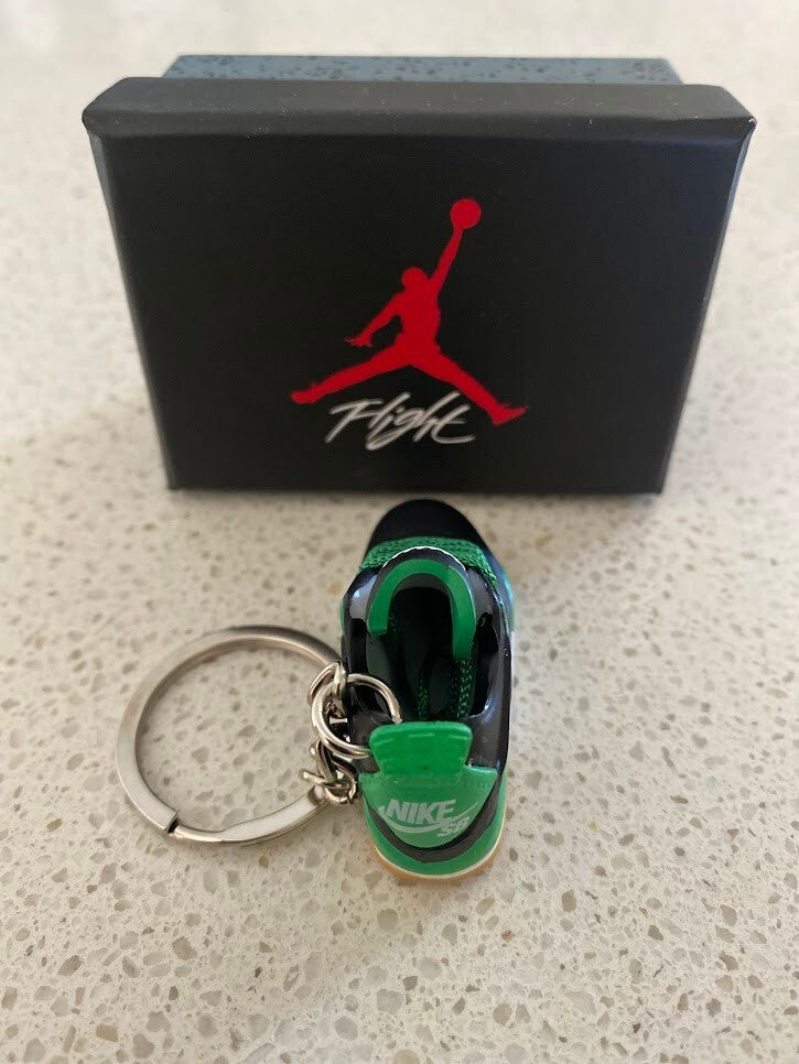 NIKE AIR JORDAN 4 RETRO SB-(BLACK GREEN)-3D SNEAKER KEYCHAIN WITH BOX