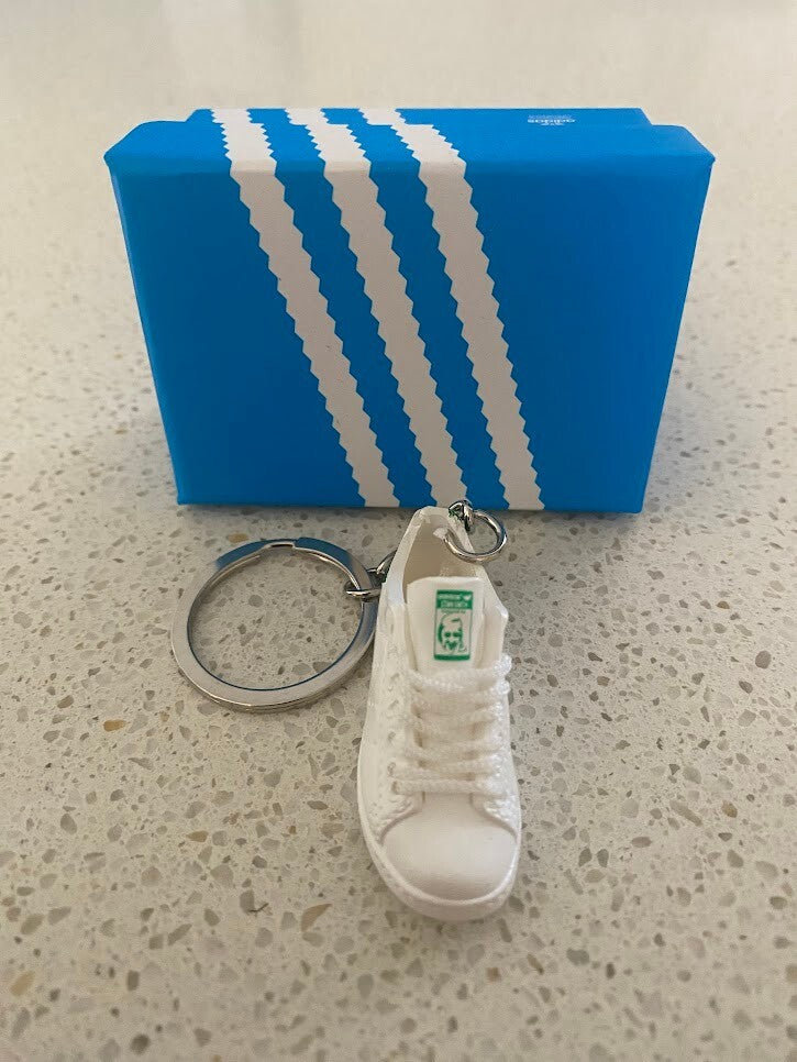 ADIDAS (STAN SMITH)-3D SNEAKER KEYCHAIN WITH BOX