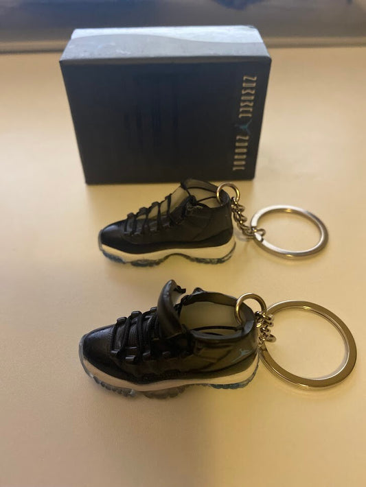 AIR JORDAN 11 RETRO-(SPACE JAM)-1/6 SCALE 3D SNEAKERS KEYCHAIN SET WITH BOX