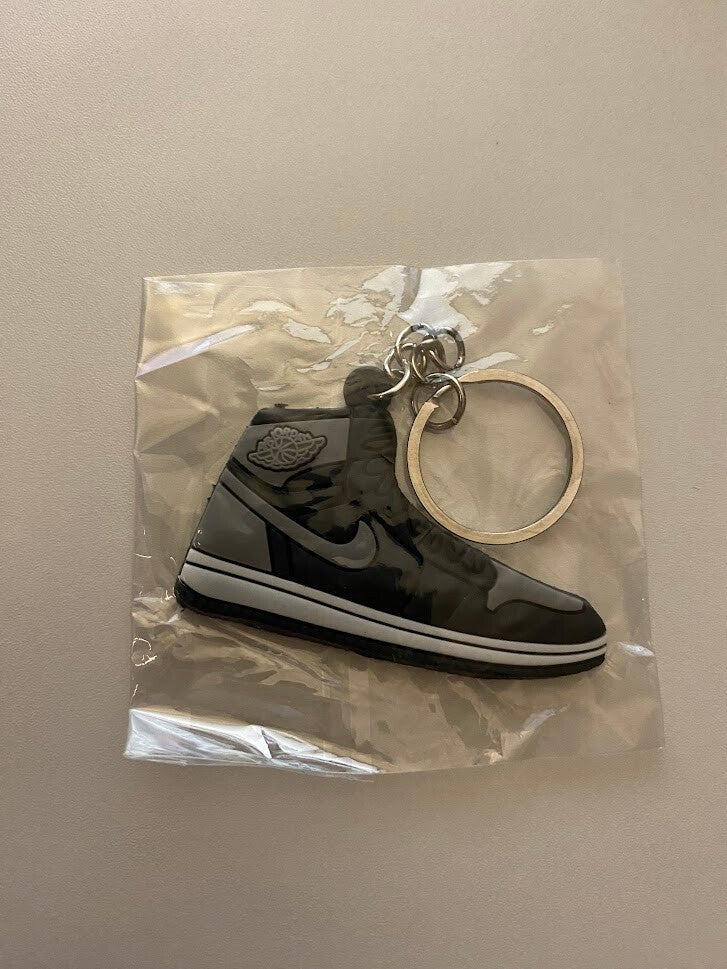 AIR JORDAN 1 RETRO-(SHADOW)-2D SNEAKER KEYCHAIN