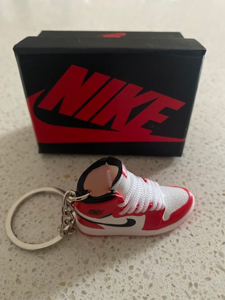 NIKE AIR JORDAN 1 RETRO HIGH OG-(CHICAGO LOST AND FOUND )-3D KEYCHAIN WITH BOX