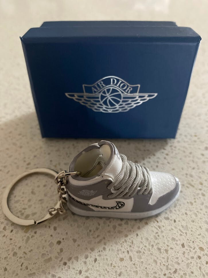 DIOR x AIR JORDAN 1 RETRO HIGH-(DIOR)-3D SNEAKER KEYCHAIN WITH BOX