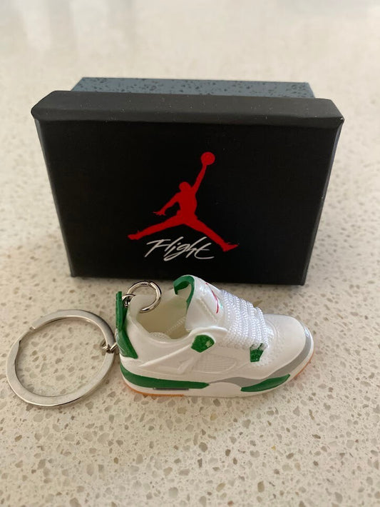 NIKE AIR JORDAN 4 RETRO SB-(PINE GREEN)-3D SNEAKER KEYCHAIN WITH BOX