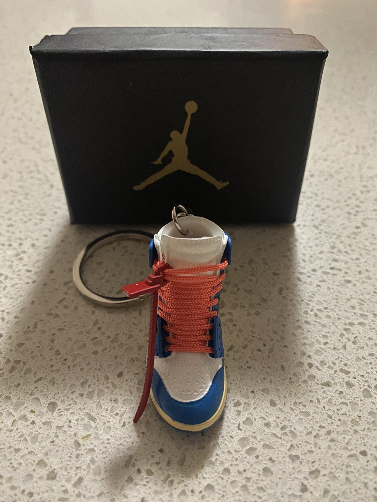 JORDAN 1 RETRO HIGH OFF-WHITE-(UNIVERSITY BLUE)-3D SNEAKER KEYCHAIN WITH BOX