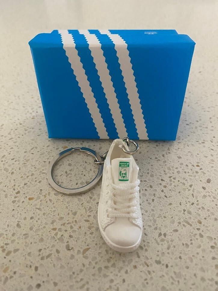 ADIDAS (STAN SMITH)-3D SNEAKER KEYCHAIN WITH BOX