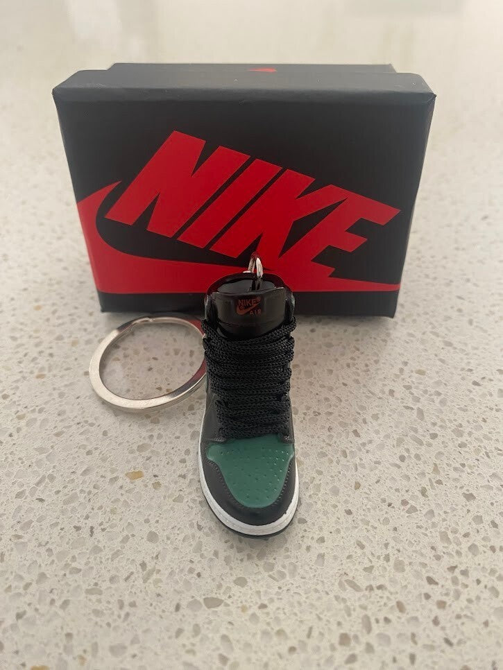NIKE AIR JORDAN 1 RETRO HIGH-(SOLEFLY ART BASEL BLACK )-3D KEYCHAIN WITH BOX
