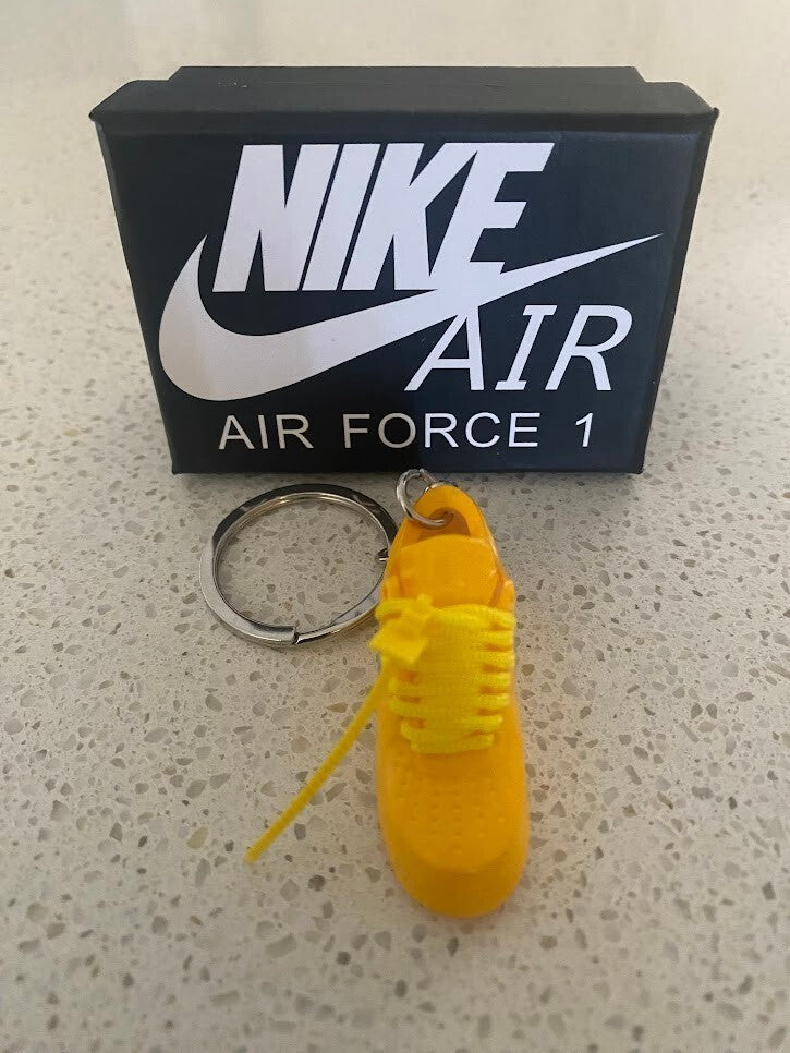 NIKE AIR FORCE 1 LOW OFF-WHITE-(ICA UNI GOLD)-3D SNEAKER KEYCHAIN WITH BOX
